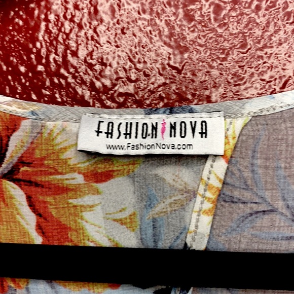 Fashion Nova Floral Cropped Blouse - Picture 8 of 8